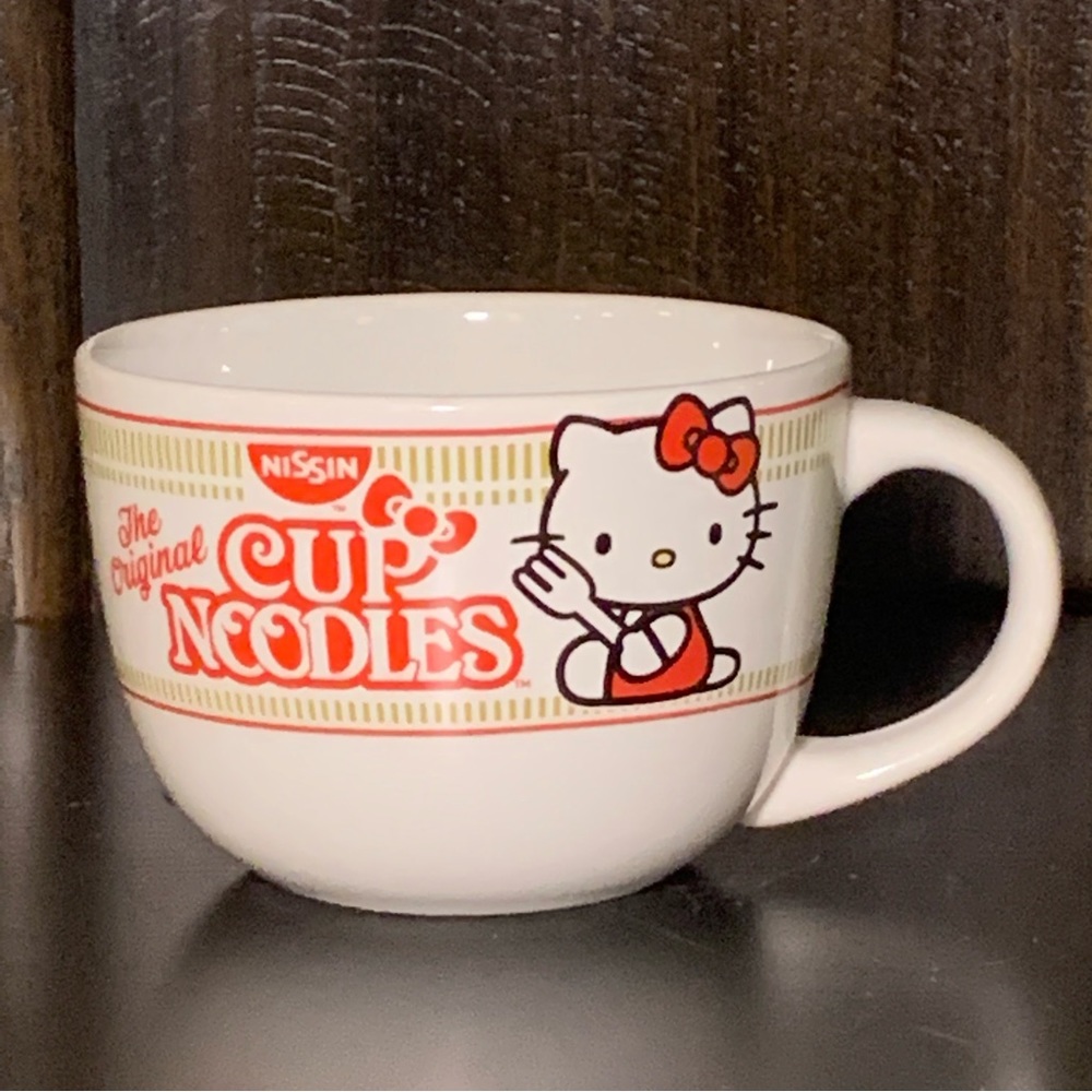 Hello Kitty Cup Noodles 24oz Ceramic Soup Mug